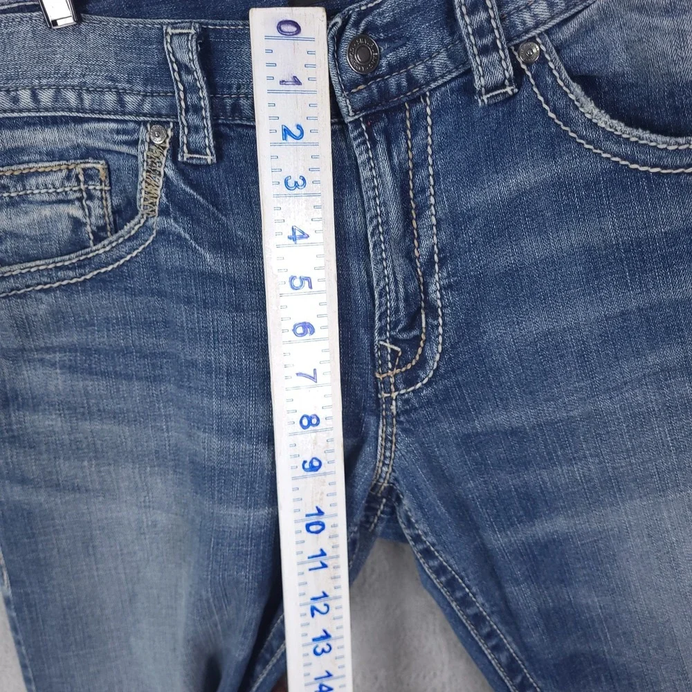 Silver Jeans photos change colors